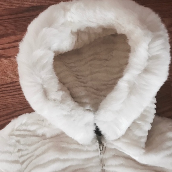 FAUX FUR Jacket with Hood and Pockets - Picture 3 of 8